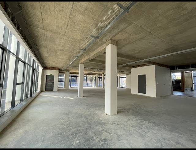 2,173M² OFFICE TO LET IN BRYANSTON